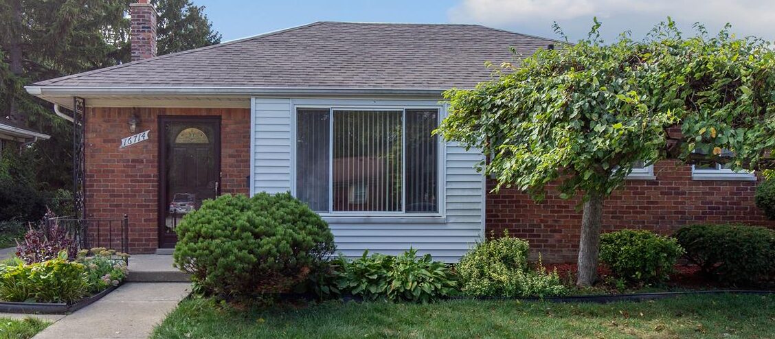 Pending! 16714 Collinson Ave in Eastpointe!